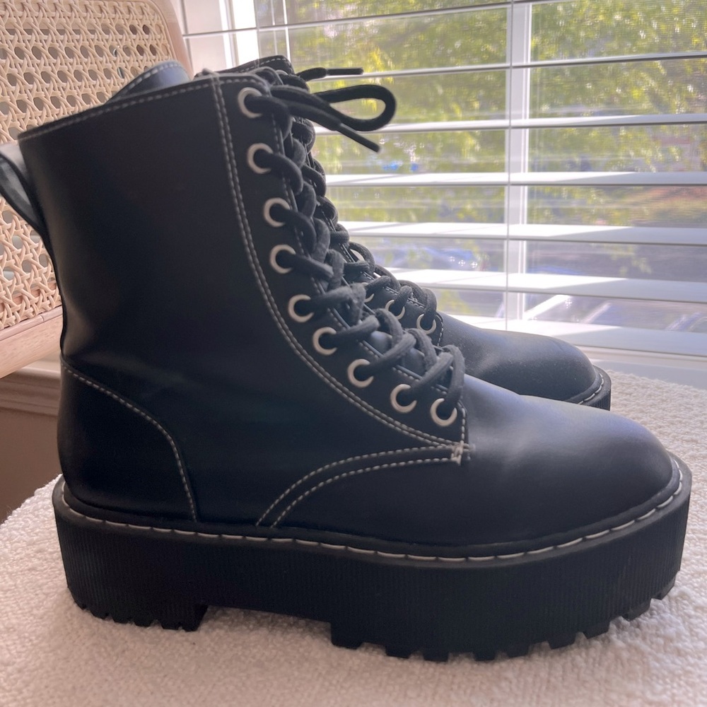 Brand: H&M. Size: 35  only worn once-